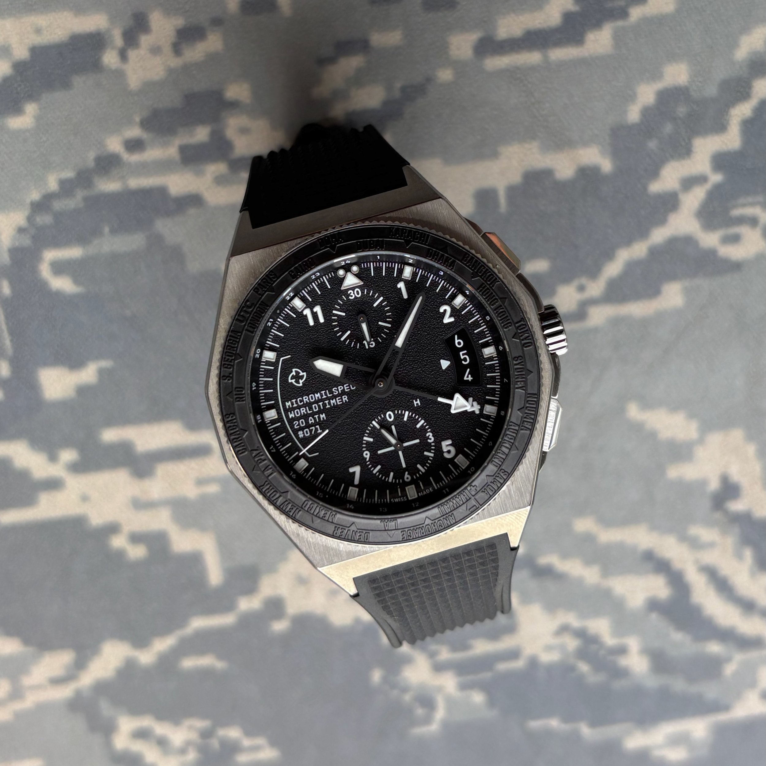 MICROMILSPEC Worldtimer Black - GMT