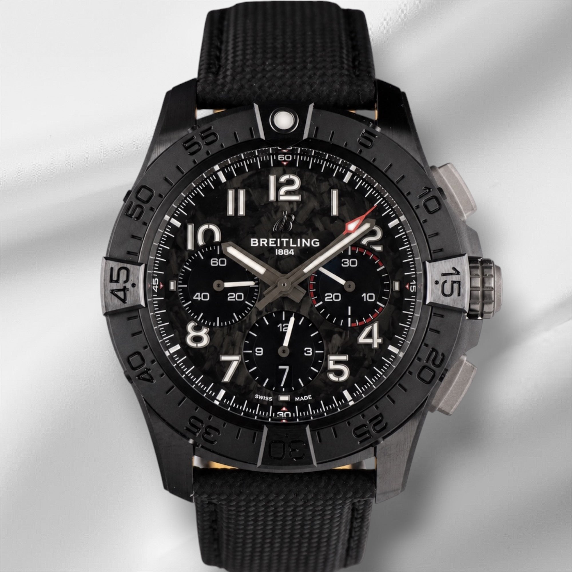Breitling Avenger B01